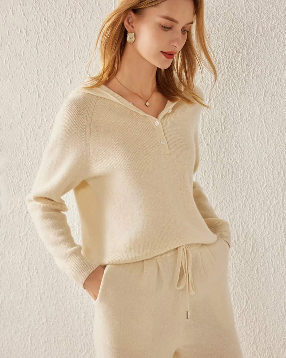 V-Neck Hooded Cashmere Sweater V-Neck Hooded Cashmere Sweater
