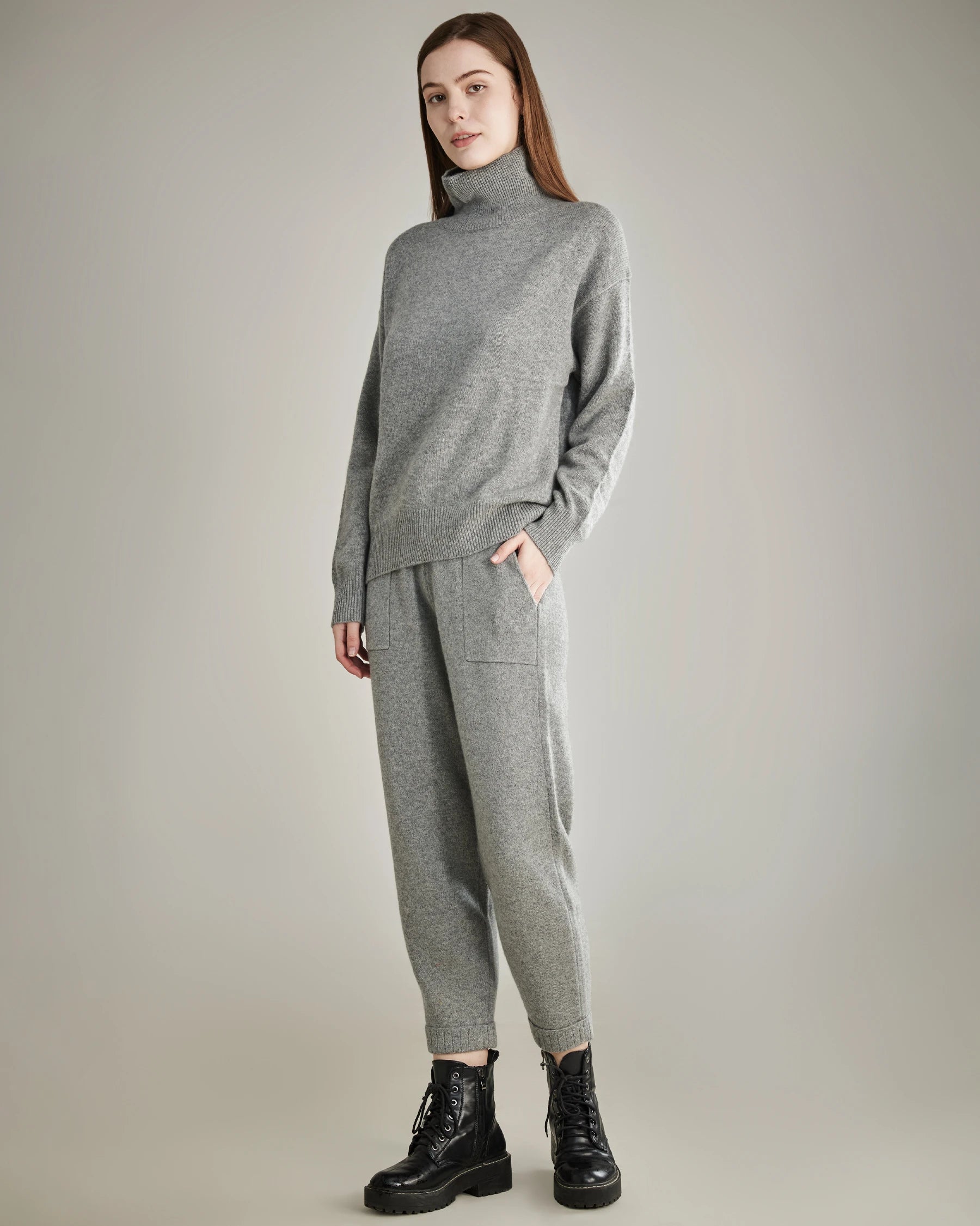 Women's Oversized Turtleneck Cashmere Sweater
