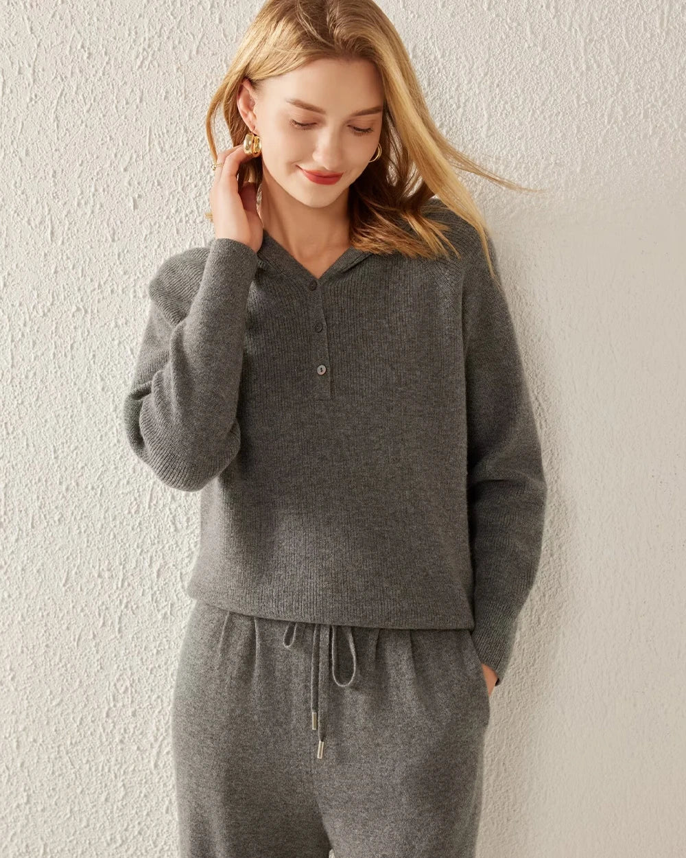 V-Neck Hooded Cashmere Sweater V-Neck Hooded Cashmere Sweater
